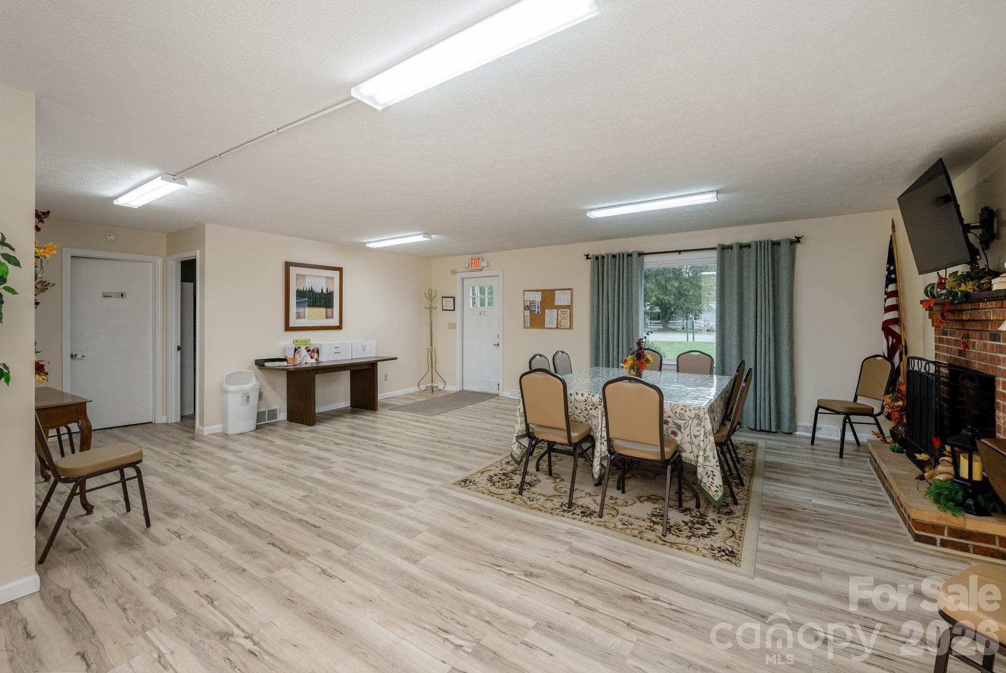 Gathering room - 27 Day Lilly Court, Hendersonville