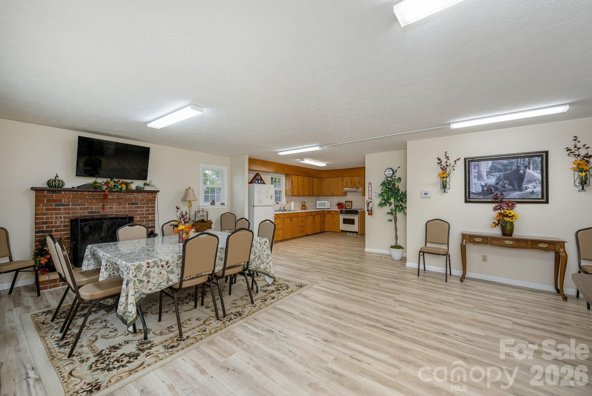 Single Family Residence at 27 Day Lilly Court, Hendersonville, photo 33 of 41