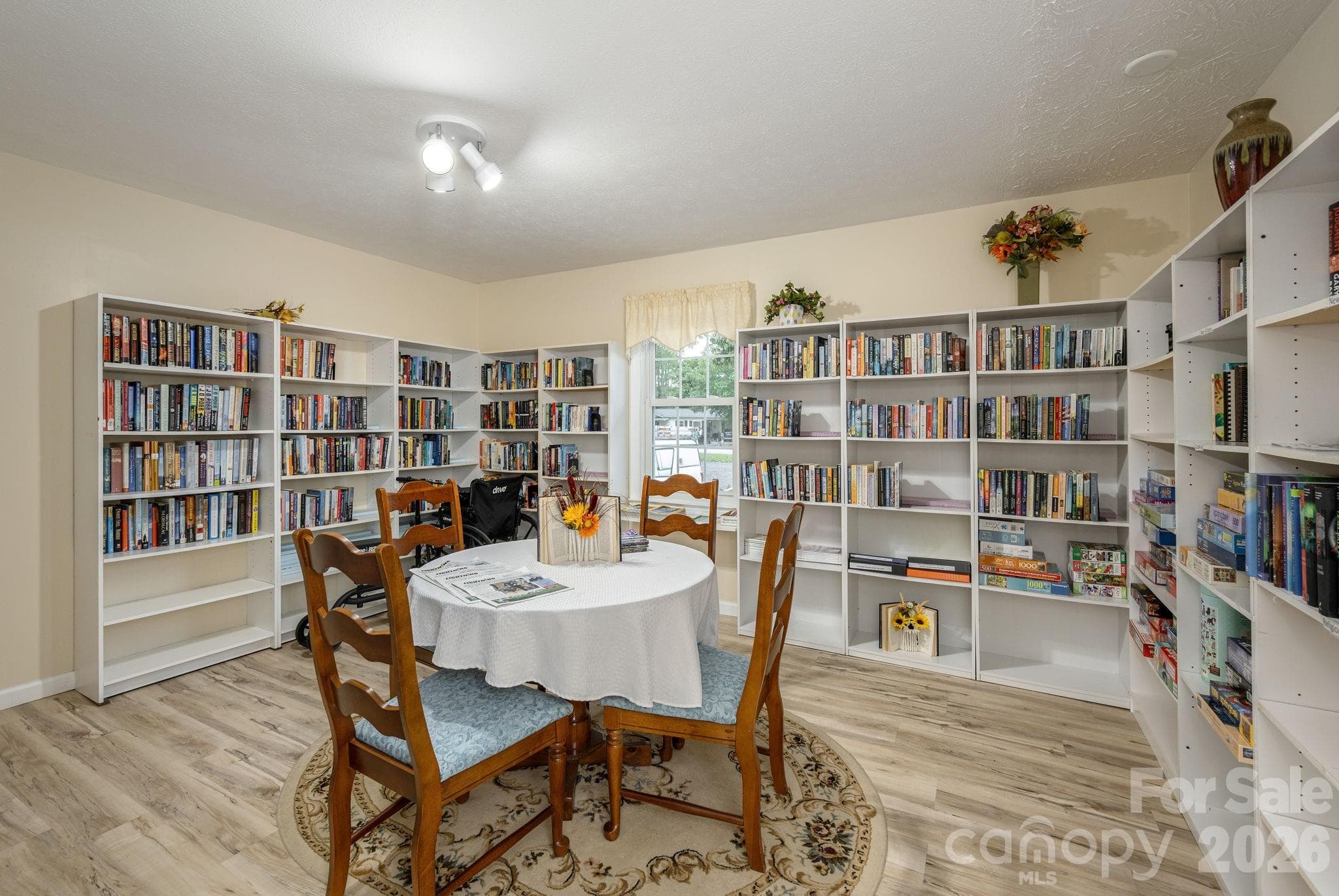 Lending library - 27 Day Lilly Court, Hendersonville