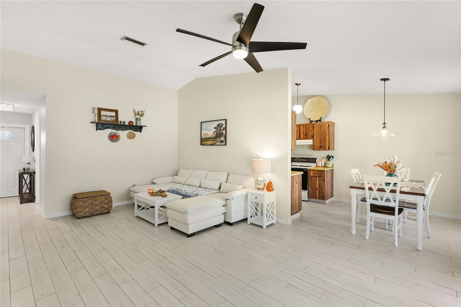 Condominium at 3904 36TH AVENUE DR W #37, BRADENTON, photo 6 of 26