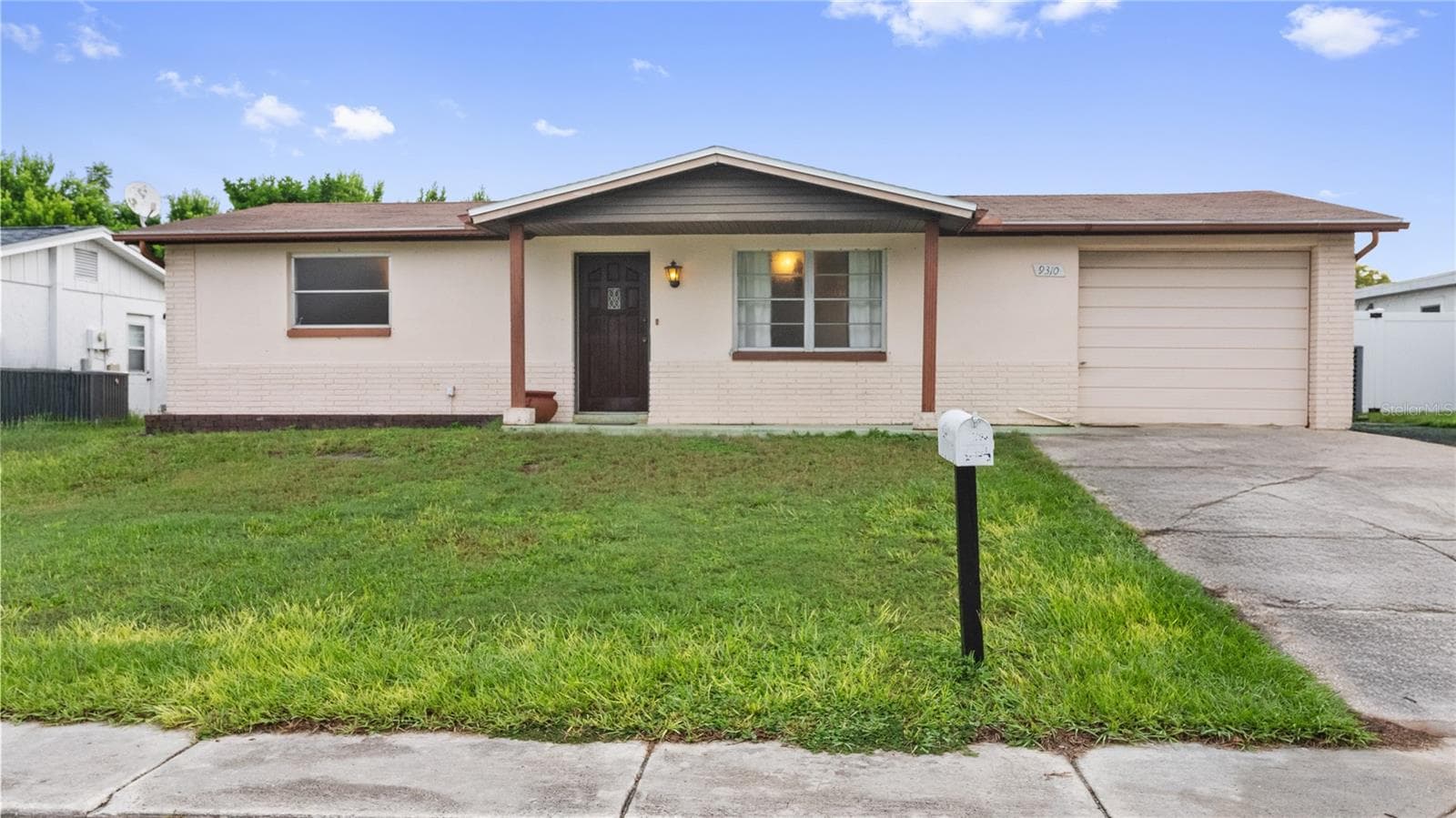 9310 LIDO LN