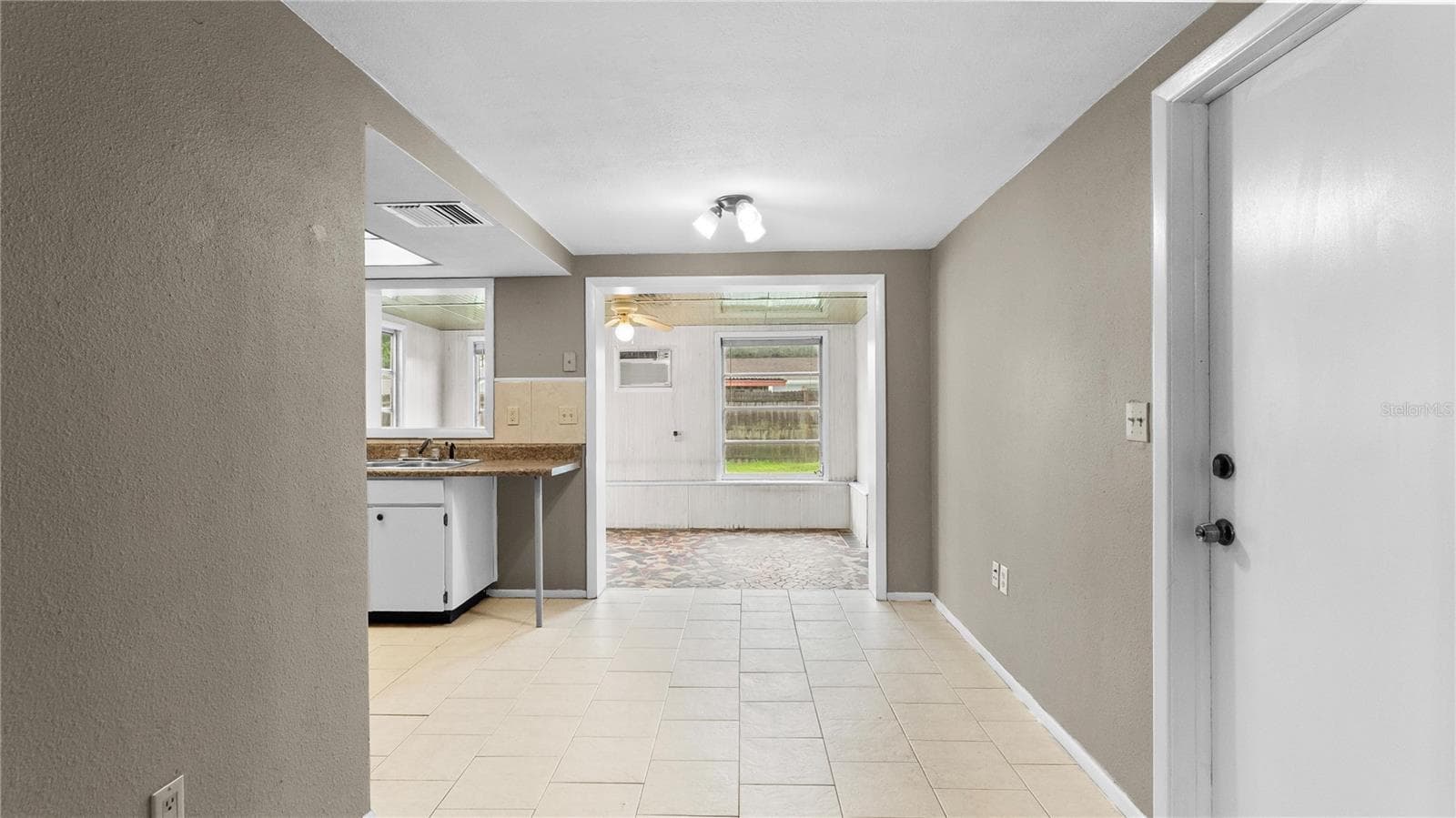 Dining into Florida Room - 9310 LIDO LN, PORT RICHEY