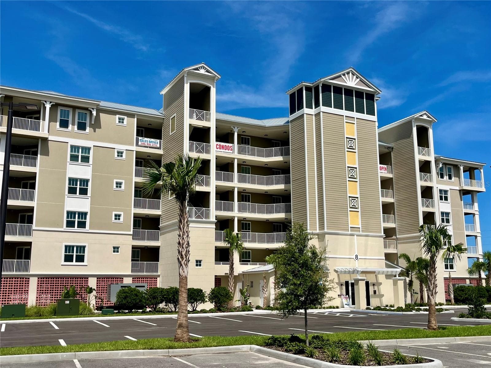 8 RIVERWALK DR #603