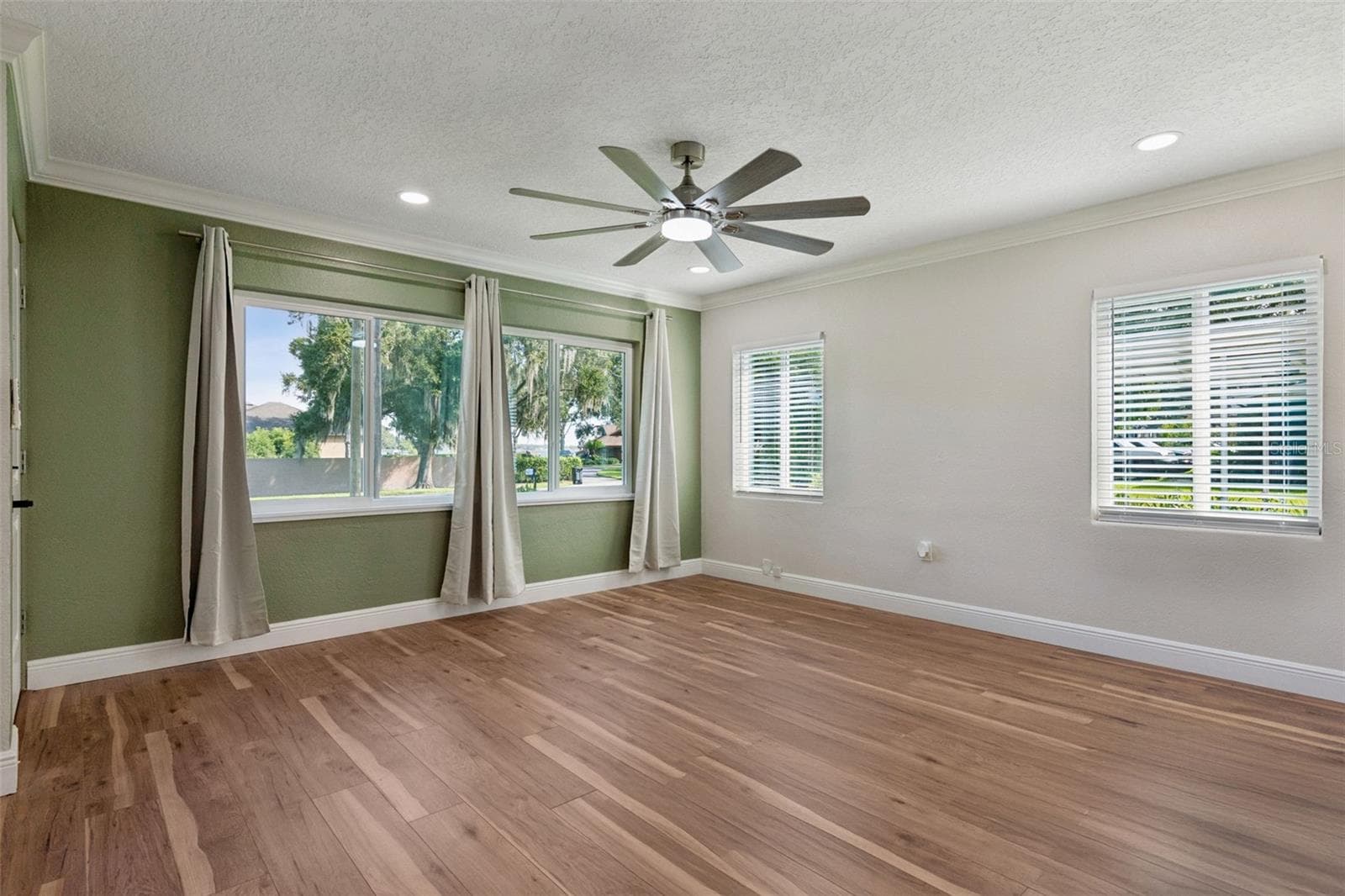 Single Family Residence at 1602 OVERLOOK RD, BELLE ISLE, photo 9 of 53