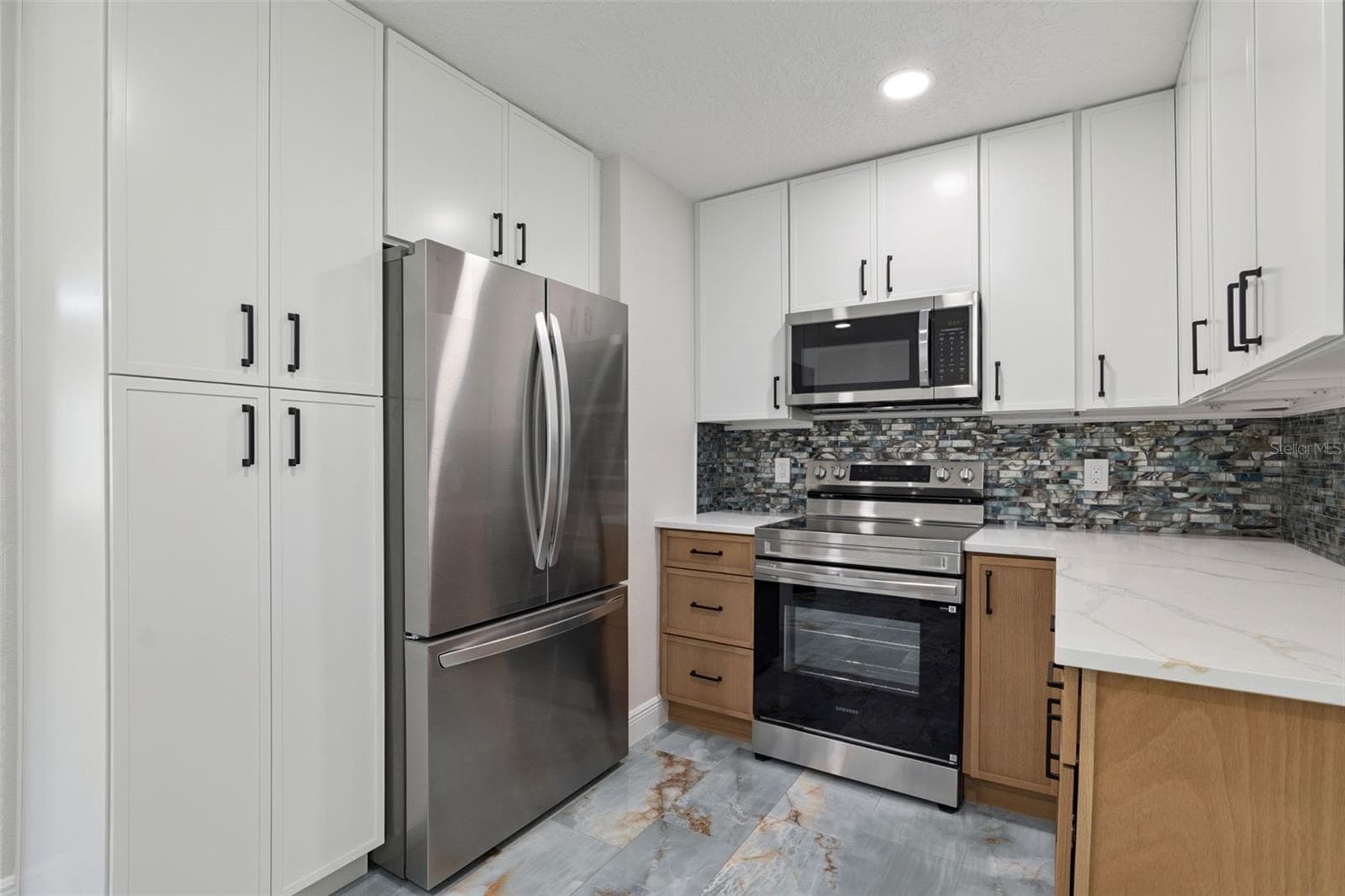 Single Family Residence at 1602 OVERLOOK RD, BELLE ISLE, photo 11 of 53