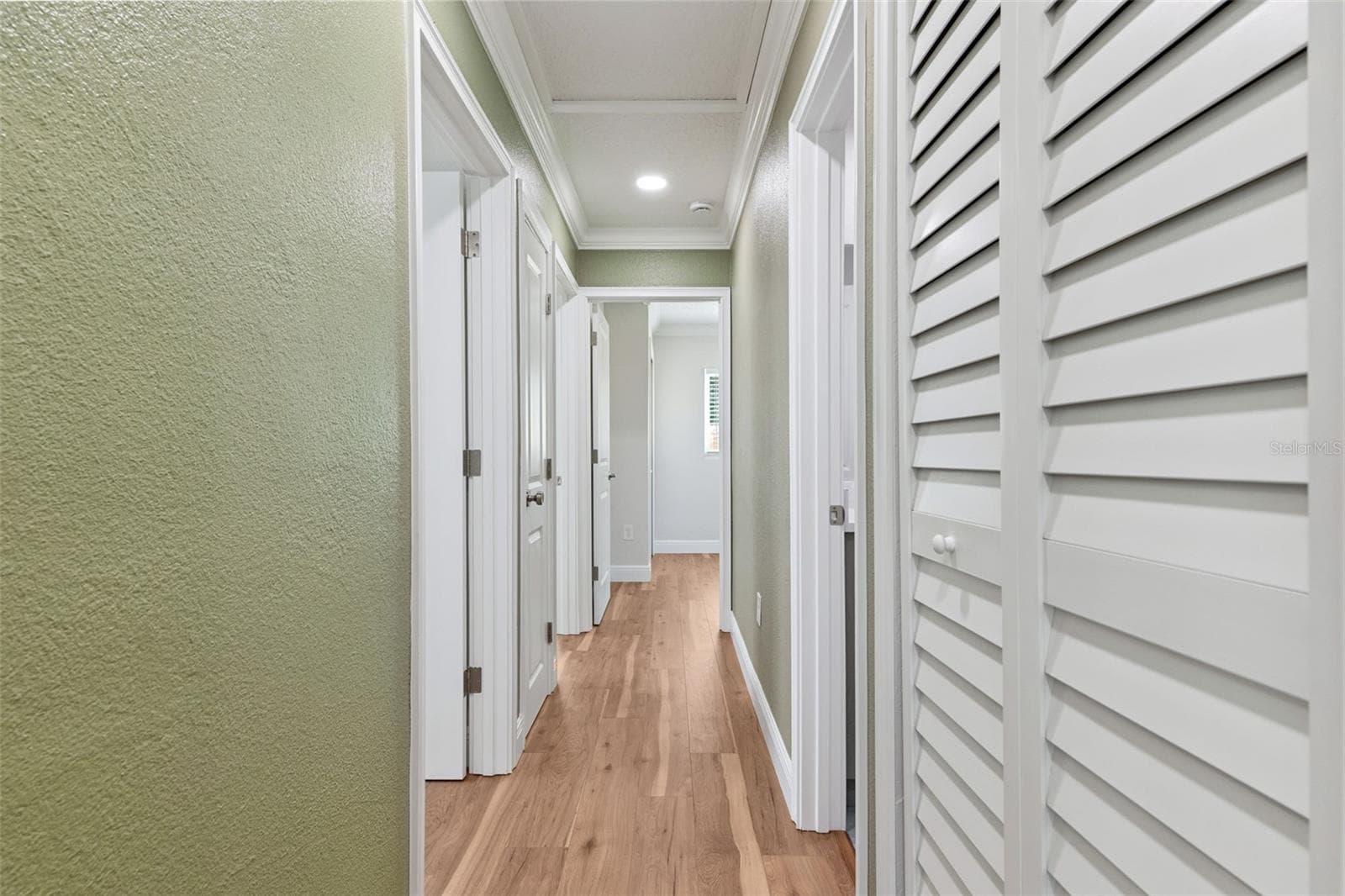 Single Family Residence at 1602 OVERLOOK RD, BELLE ISLE, photo 14 of 53