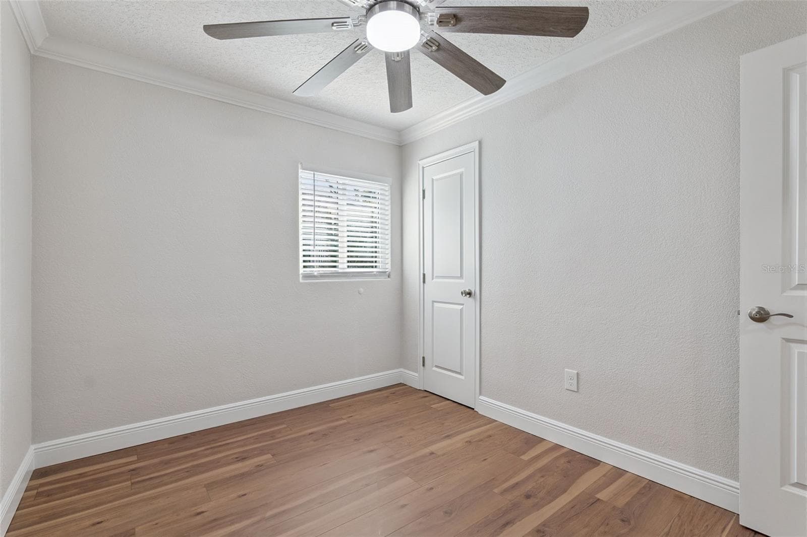 Single Family Residence at 1602 OVERLOOK RD, BELLE ISLE, photo 24 of 53
