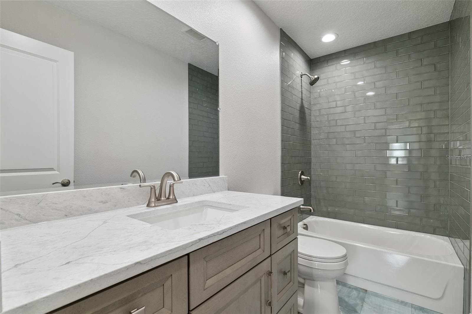 Single Family Residence at 1602 OVERLOOK RD, BELLE ISLE, photo 25 of 53