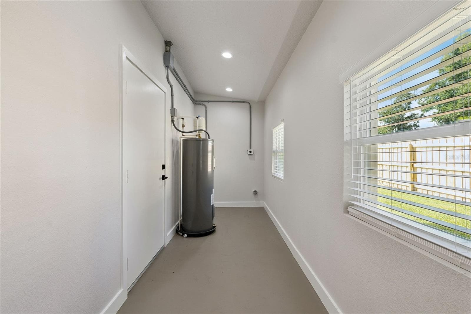 Single Family Residence at 1602 OVERLOOK RD, BELLE ISLE, photo 27 of 53