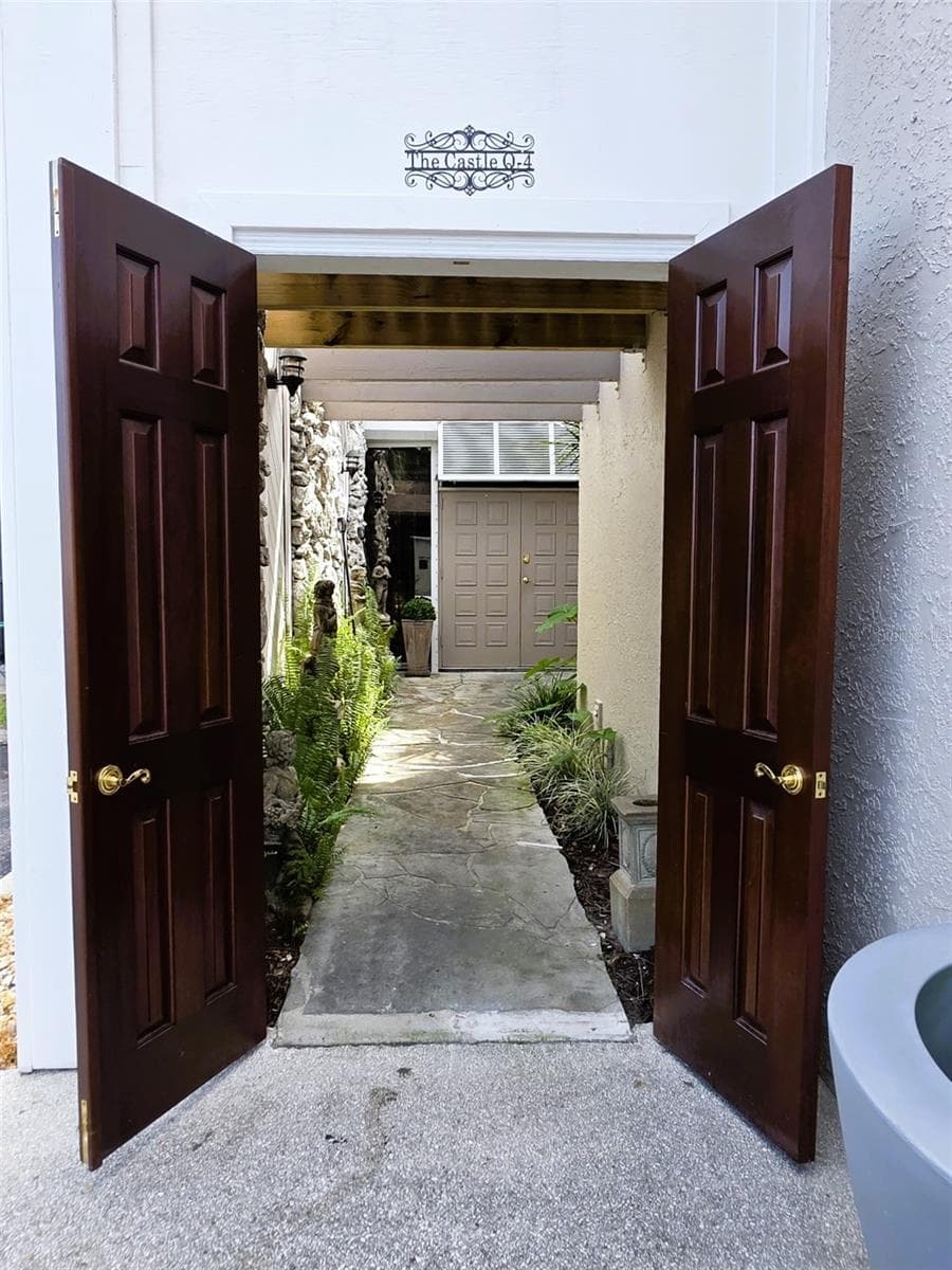 DUAL MAHOGANY DOOR ENTRY - 1778 SAMURAI PT #4, LUTZ