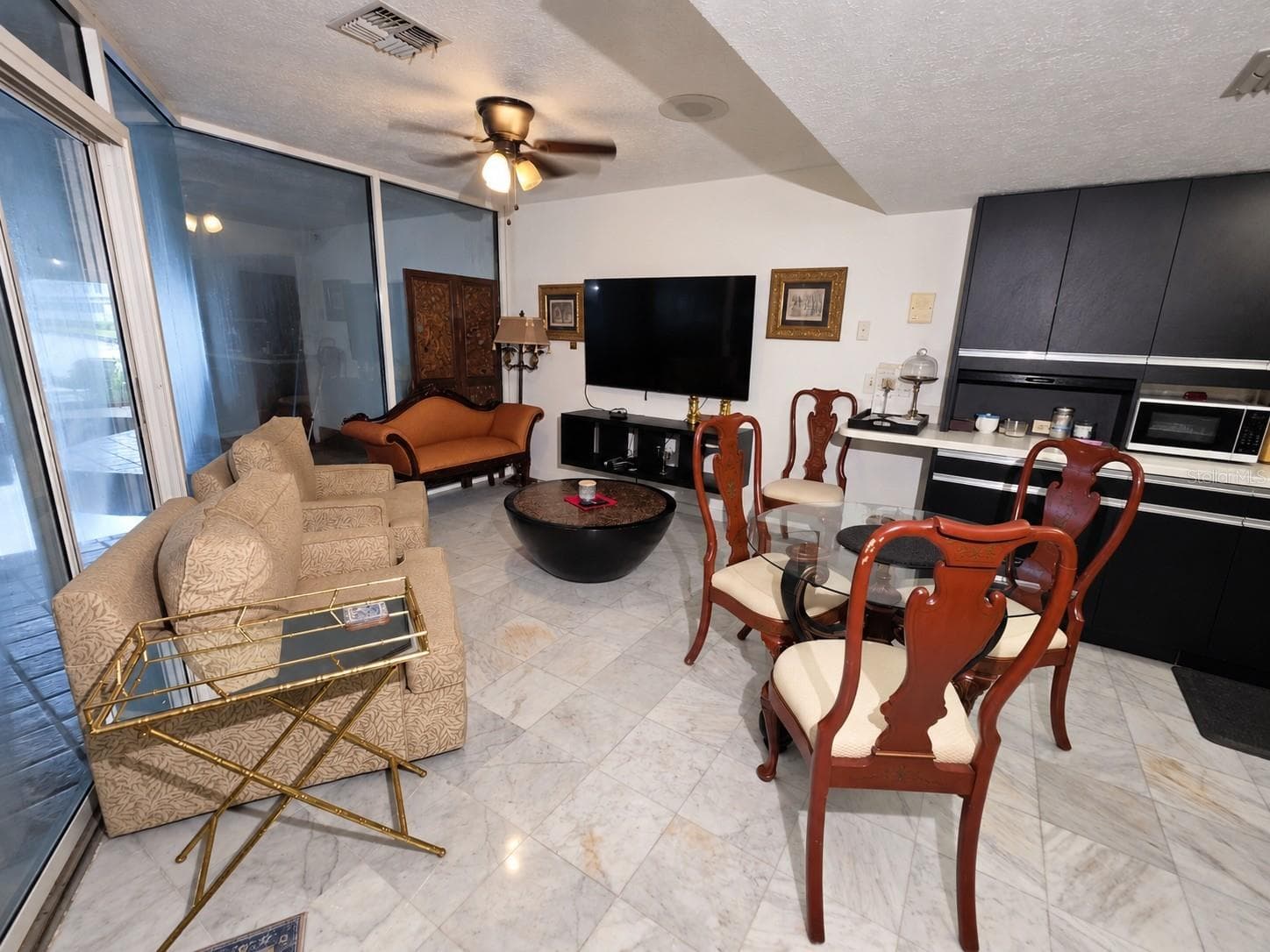 BREAKFAST/FAMILY RM - 1778 SAMURAI PT #4, LUTZ