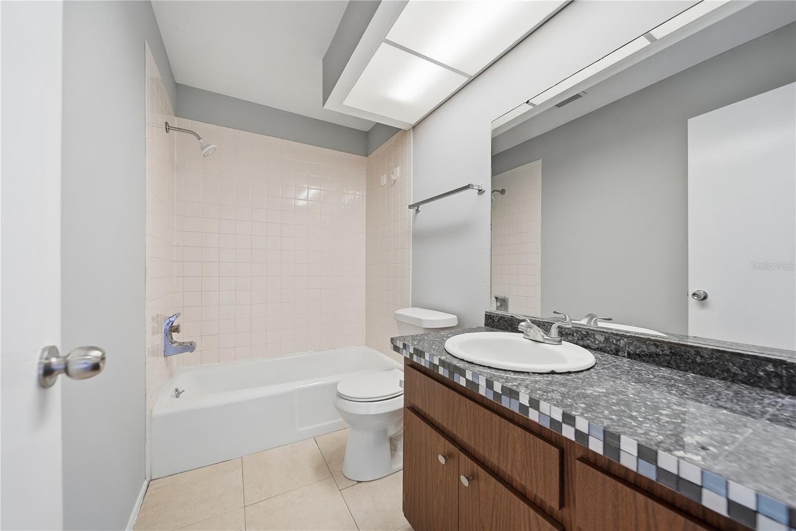 Guest Bathroom - 912 BYRON LN #5C, SARASOTA