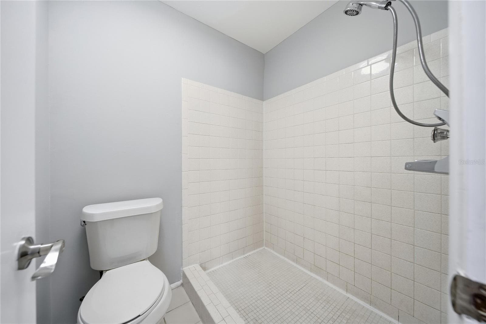 MAster Bathroom - 912 BYRON LN #5C, SARASOTA