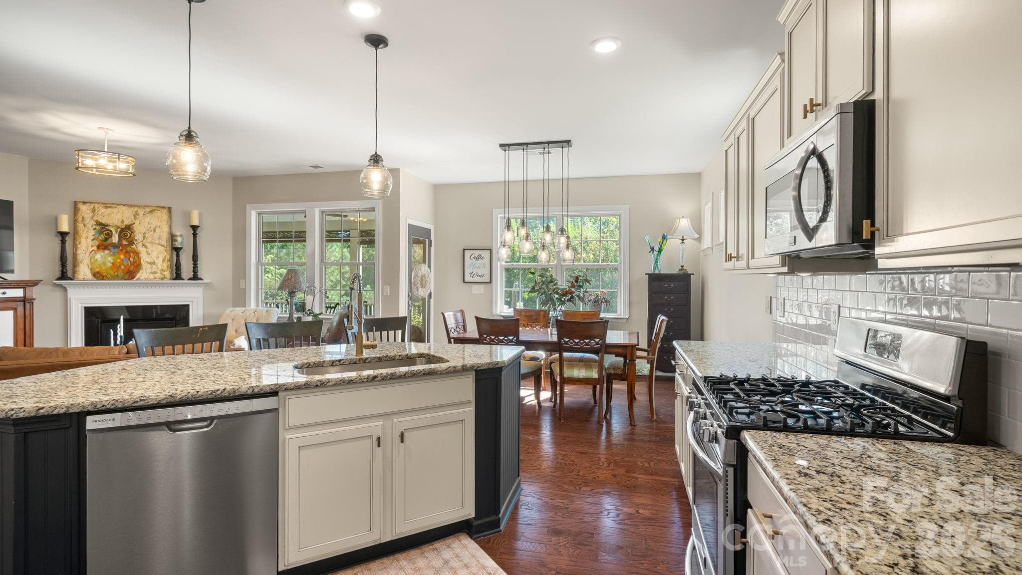 Single Family Residence at 2514 Richland Balsam Drive, Fort Mill, photo 14 of 48