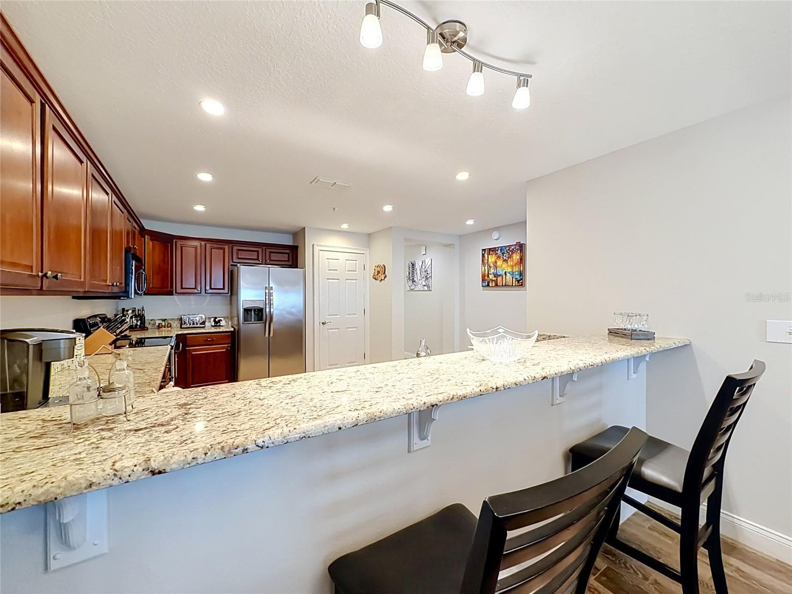 Granite Countertop/Kitchen area/Chair's for Extra Countertop Eating or Buffet - 225 W SEMINOLE BLVD #413, SANFORD