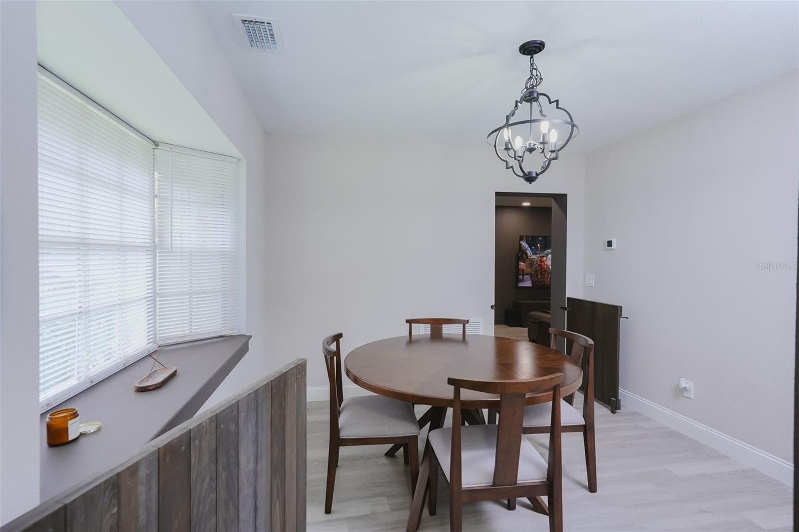 Dining room & bay windows - 16606 FOREST PARK DR, LUTZ