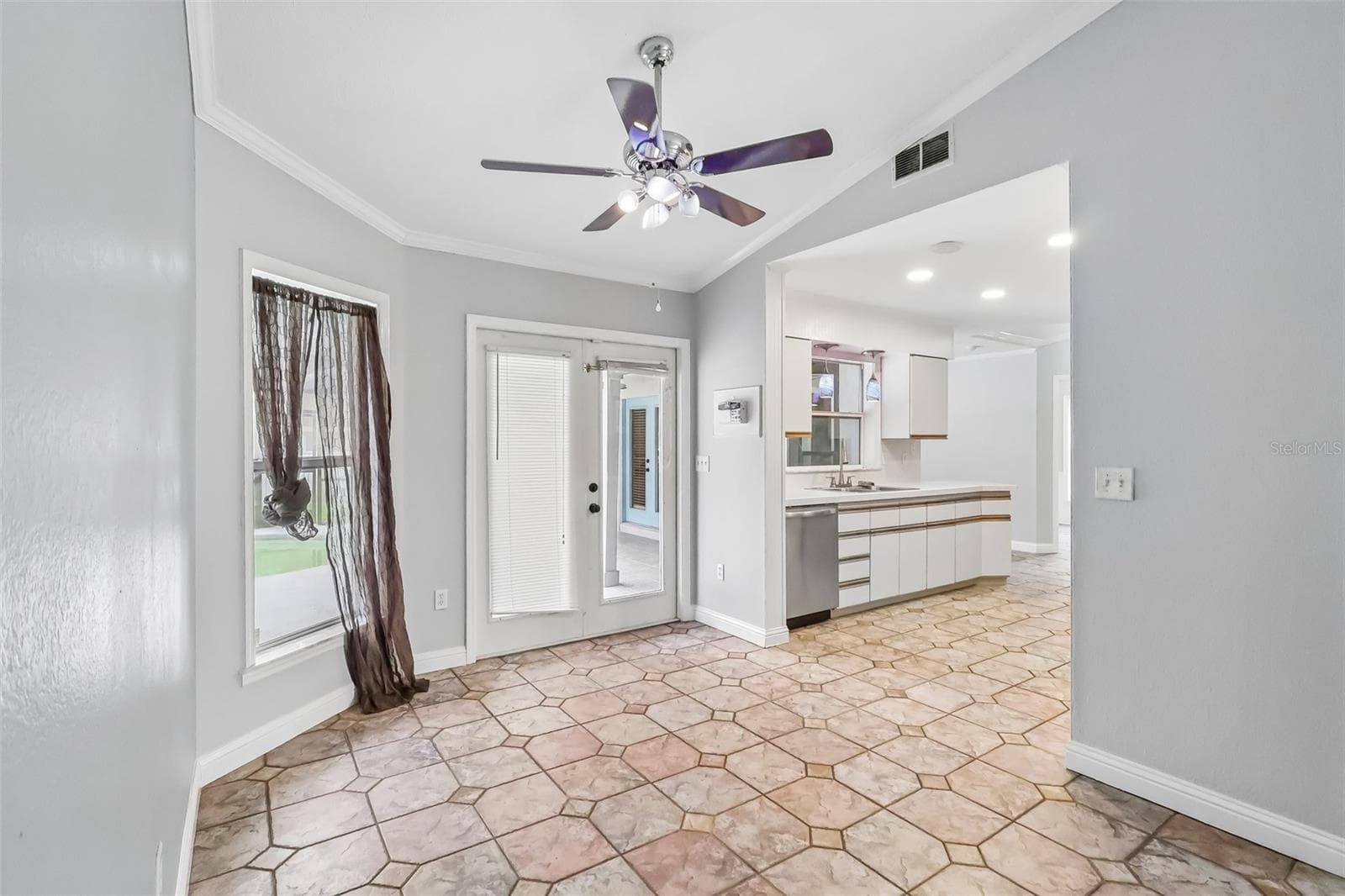 Single Family Residence at 117 HOMEWOOD DR, WINTER HAVEN, photo 10 of 54