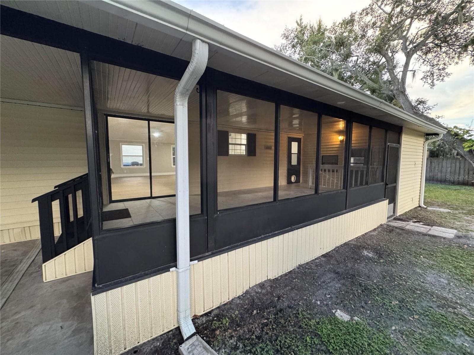 Manufactured Home at 8801 MARC DAVID, GIBSONTON, photo 3 of 62