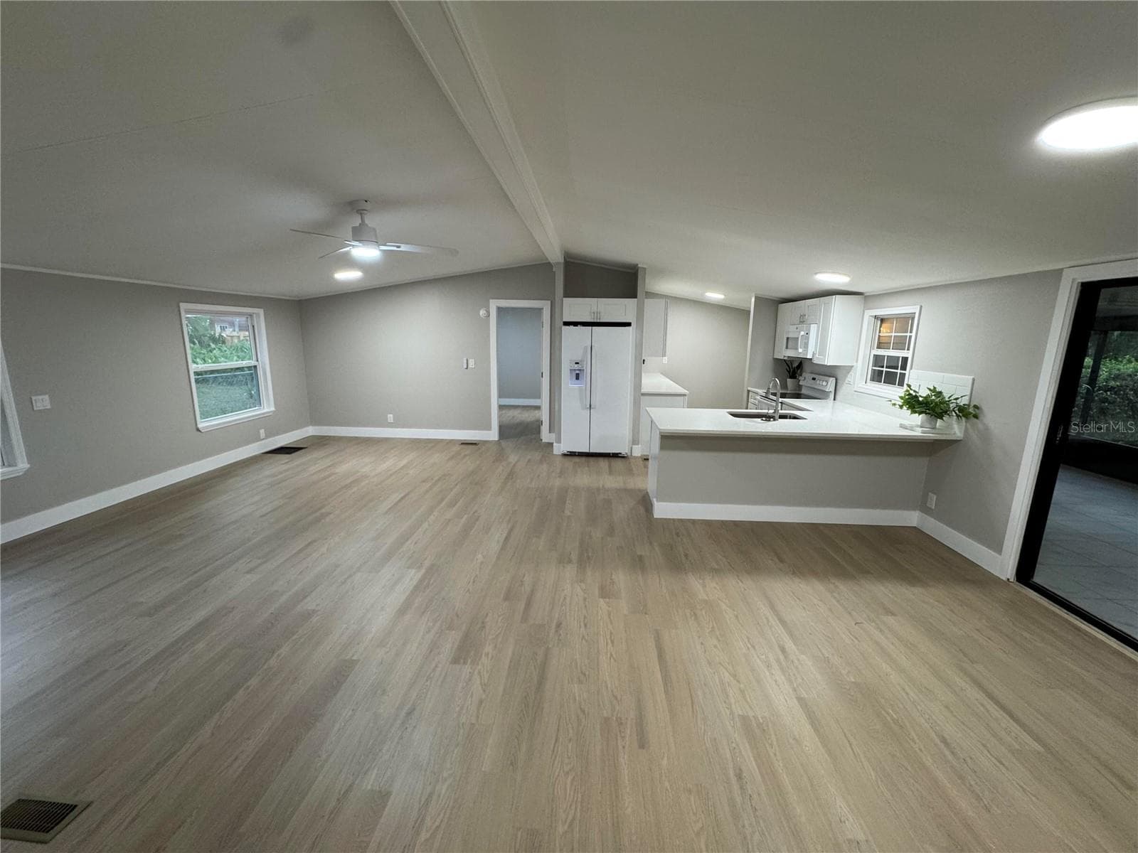 Manufactured Home at 8801 MARC DAVID, GIBSONTON, photo 7 of 62