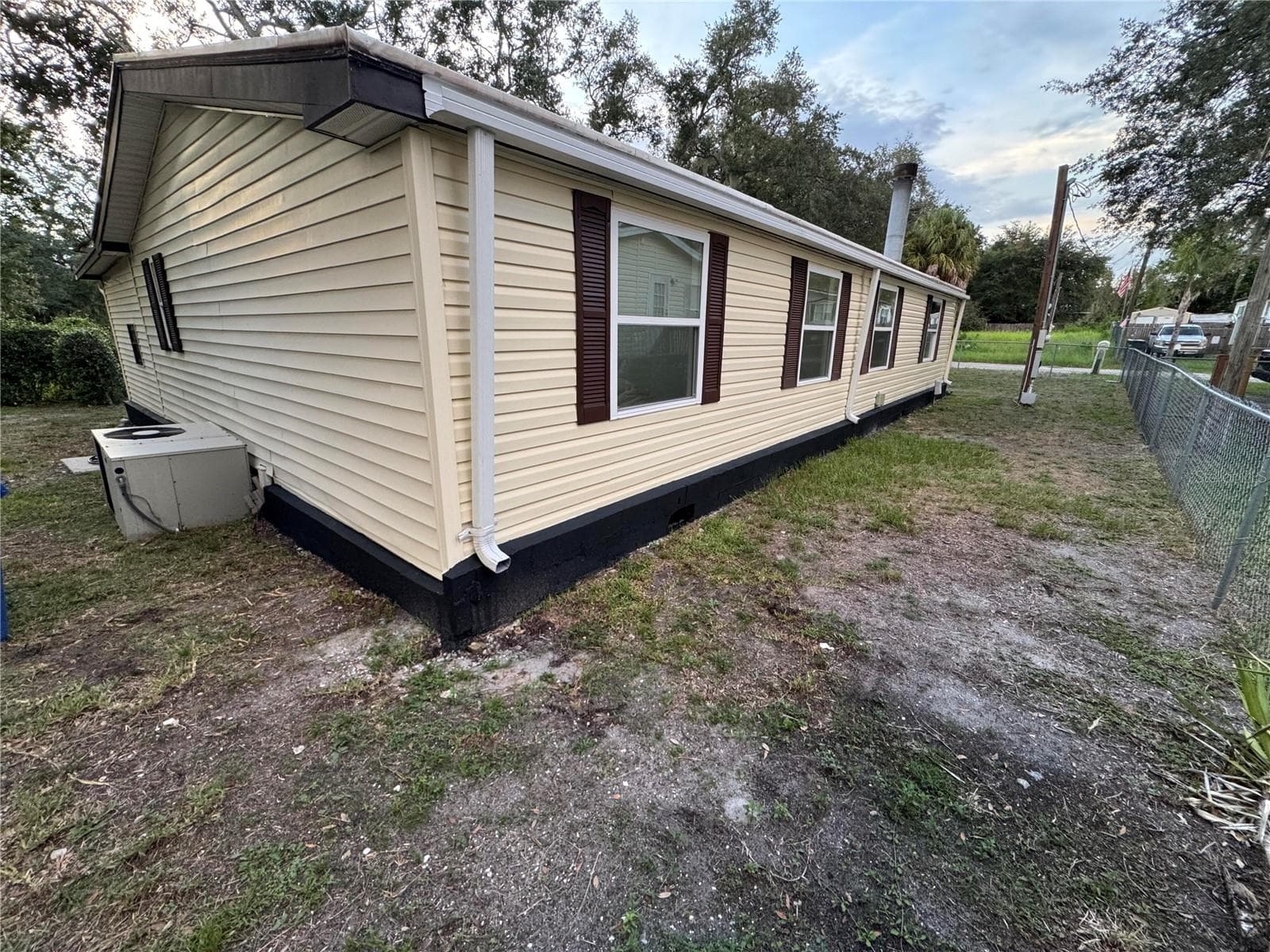 Manufactured Home at 8801 MARC DAVID, GIBSONTON, photo 21 of 62
