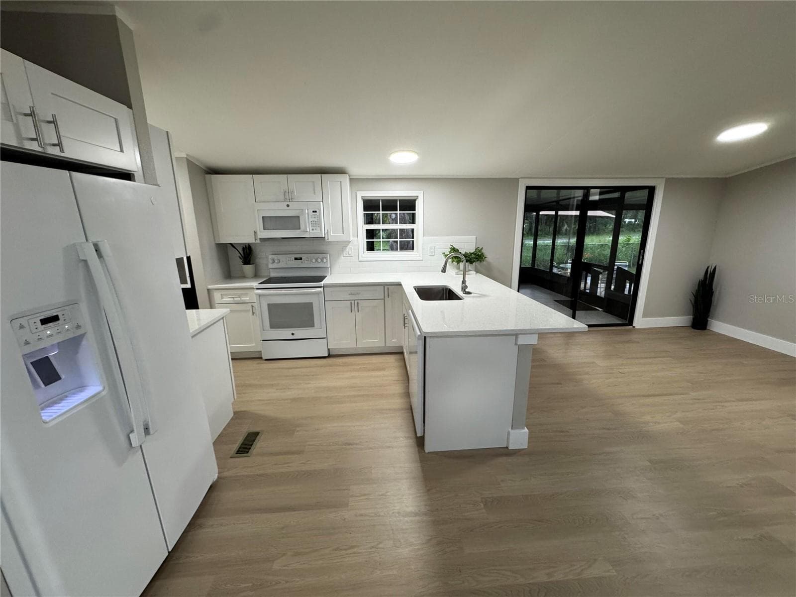 Manufactured Home at 8801 MARC DAVID, GIBSONTON, photo 31 of 62