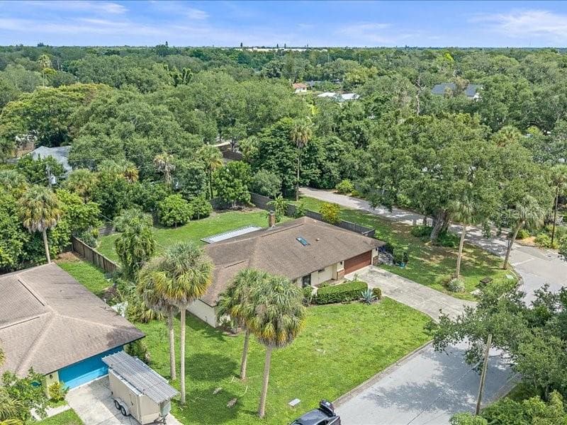 Single Family Residence at 2499 HILLVIEW ST, SARASOTA, photo 2 of 19