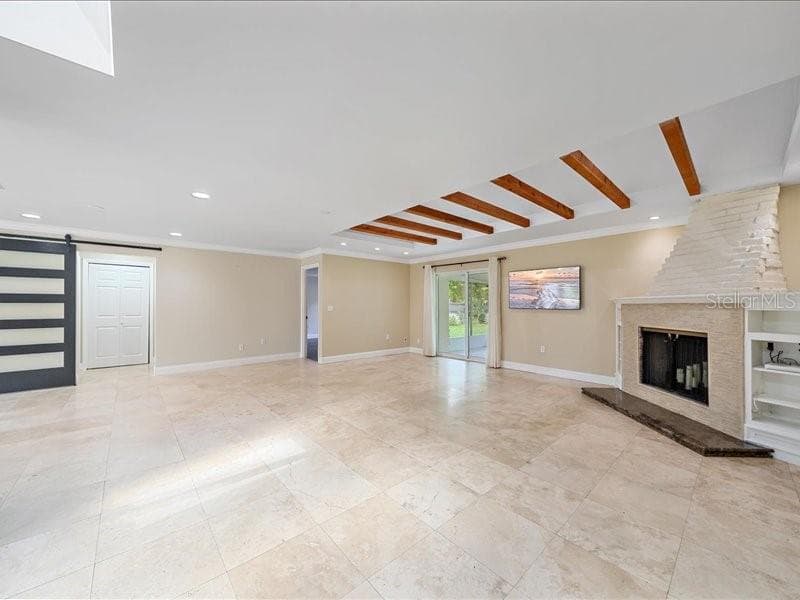Single Family Residence at 2499 HILLVIEW ST, SARASOTA, photo 7 of 19