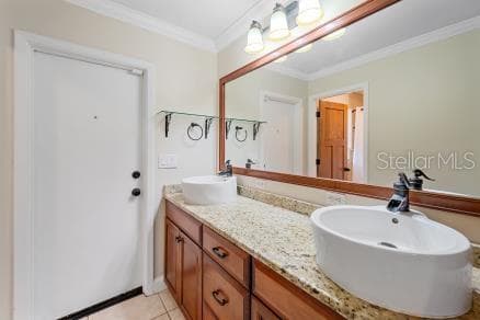 Single Family Residence at 2499 HILLVIEW ST, SARASOTA, photo 11 of 19