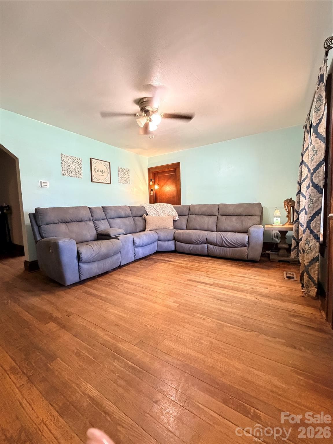 Single Family Residence at 321 21st Street SW, Hickory, photo 4 of 23