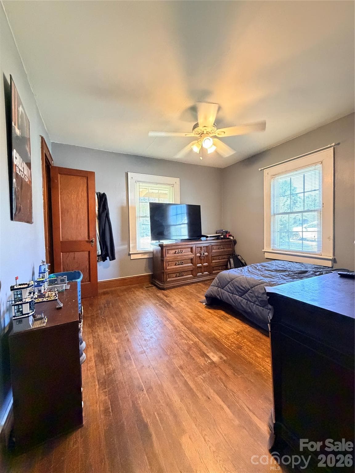 Single Family Residence at 321 21st Street SW, Hickory, photo 8 of 23