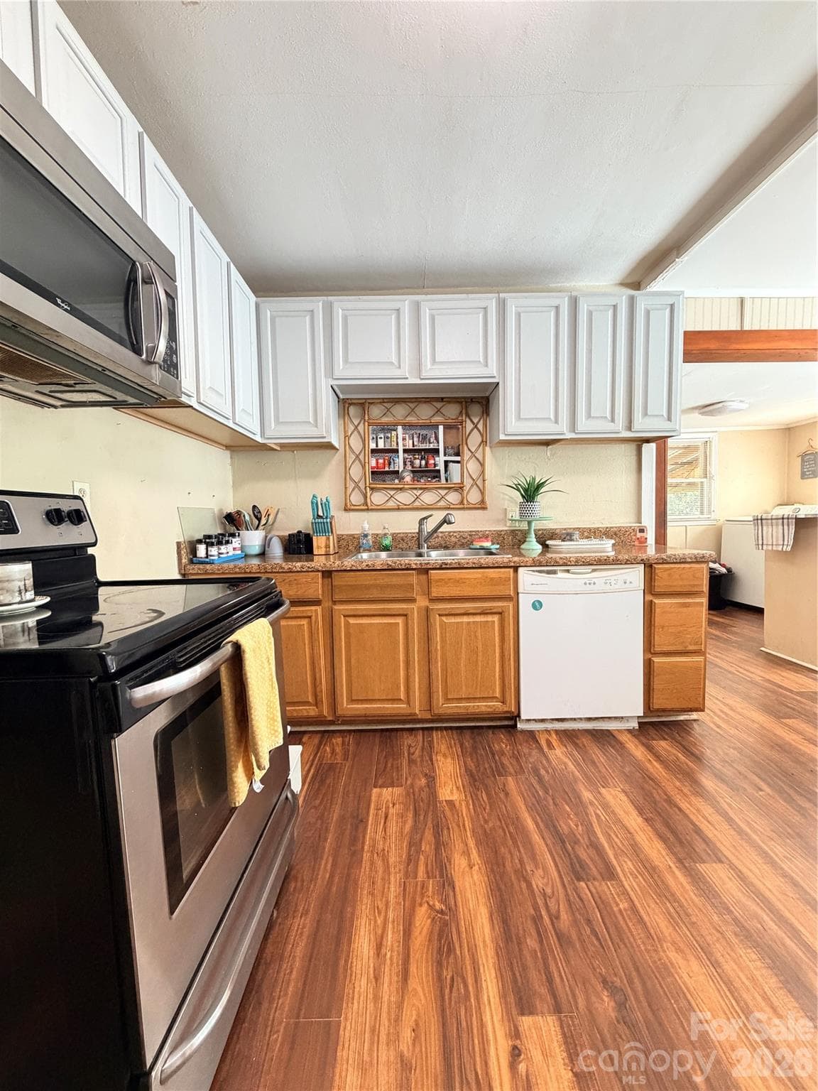 Single Family Residence at 321 21st Street SW, Hickory, photo 15 of 23