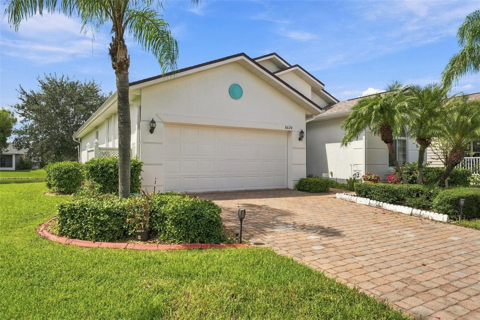 8624 LAKE FRONT CT