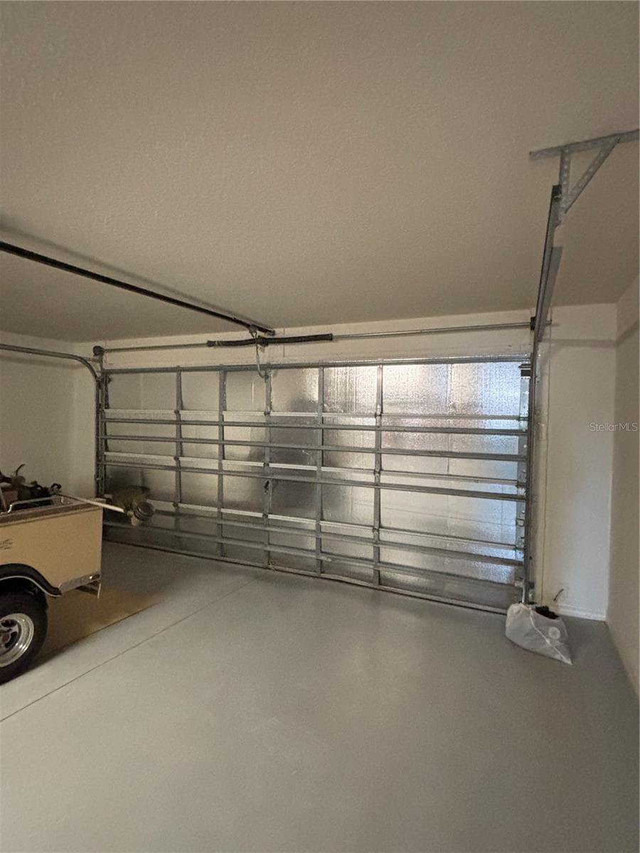 Insulation on garage door - 287 MERCER WAY, THE VILLAGES