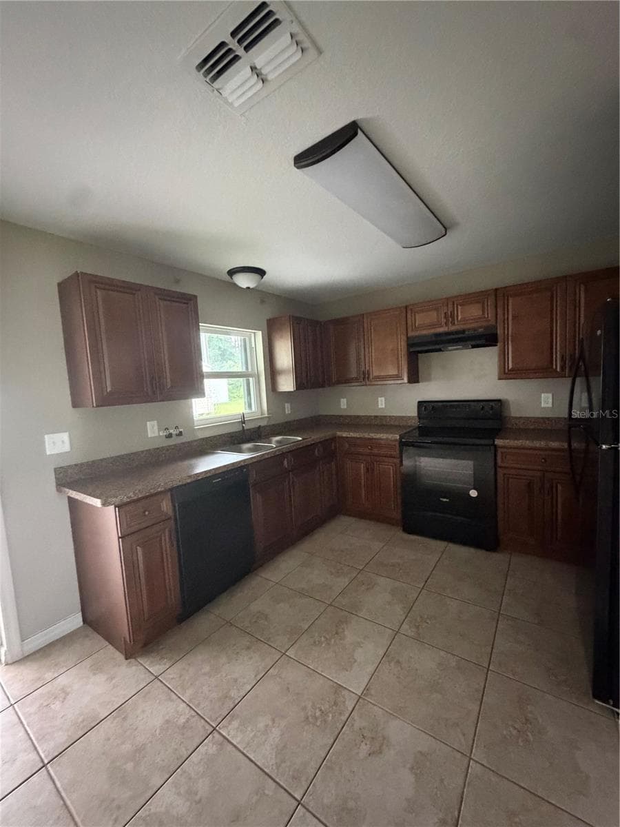 Single Family Residence at 5713 SW 128TH PL, OCALA, photo 7 of 17