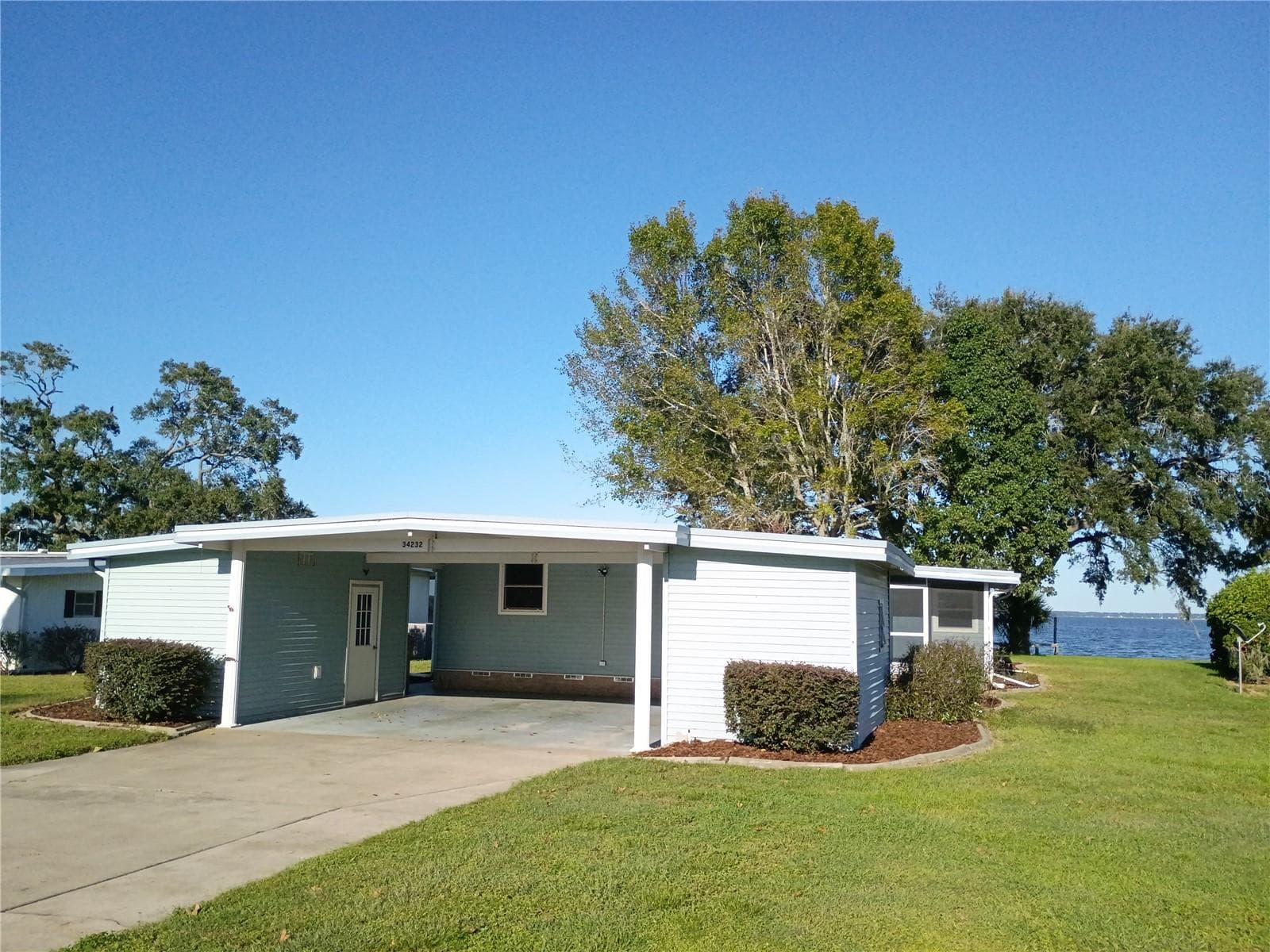 Mobile Home at 34232 ISLAND DR, LEESBURG, photo 3 of 44