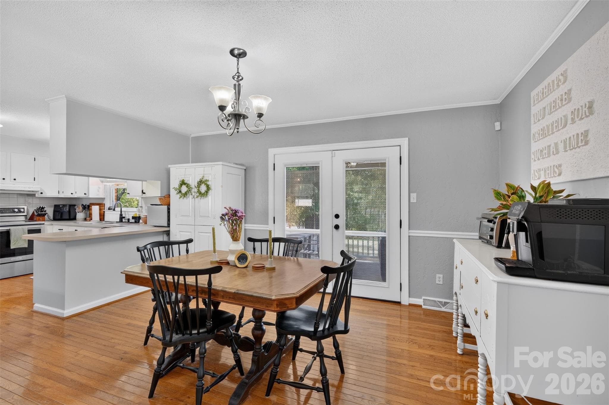 Single Family Residence at 120 Regal Circle, Mooresville, photo 11 of 32