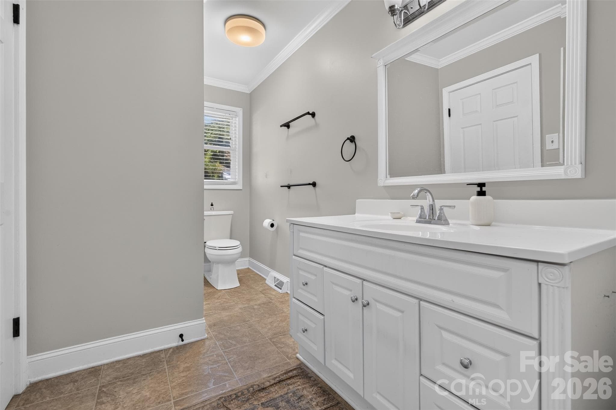 Single Family Residence at 120 Regal Circle, Mooresville, photo 19 of 32