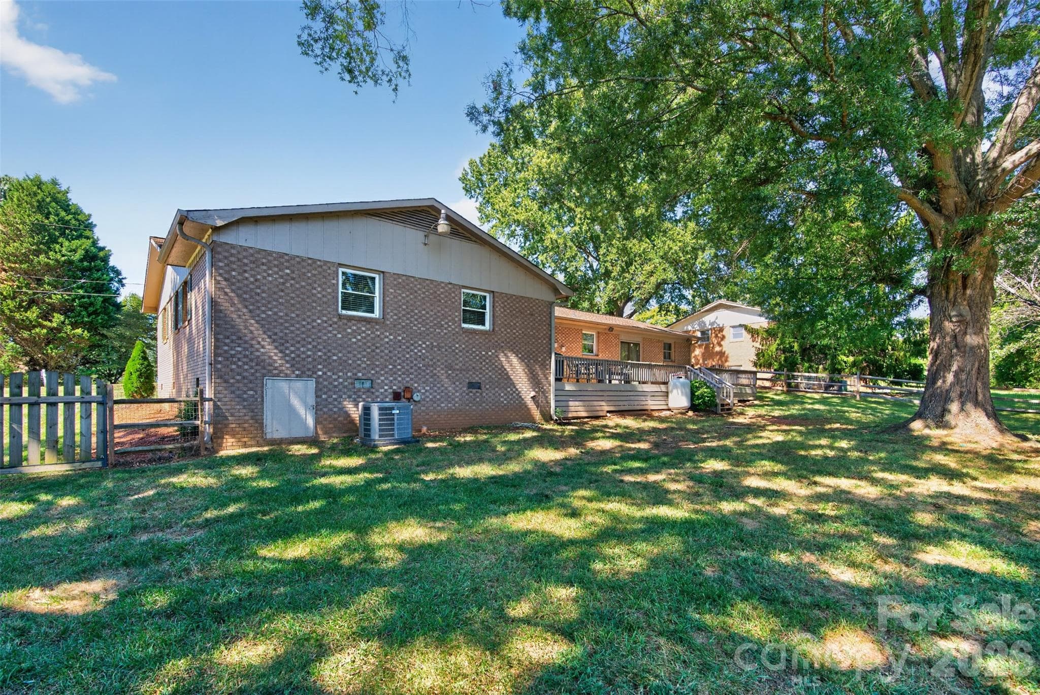 Single Family Residence at 120 Regal Circle, Mooresville, photo 30 of 32