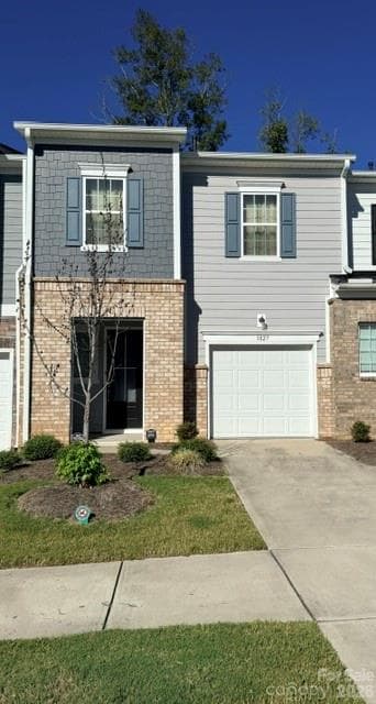 Townhouse at 1027 Grays Mill Road, Charlotte, photo 2 of 36
