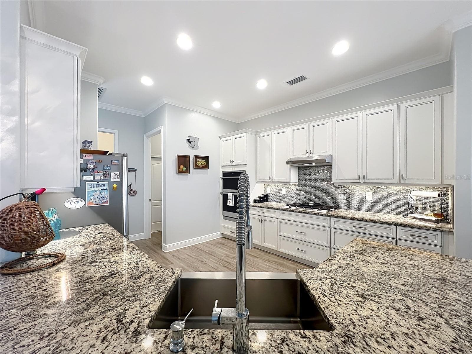 Granite counters - 2595 JOLENA DR, MELBOURNE