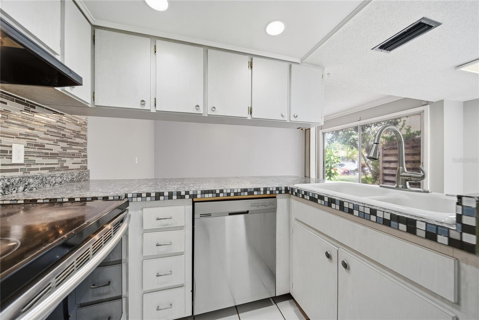 Kitchen - 912 BYRON LN #5C, SARASOTA