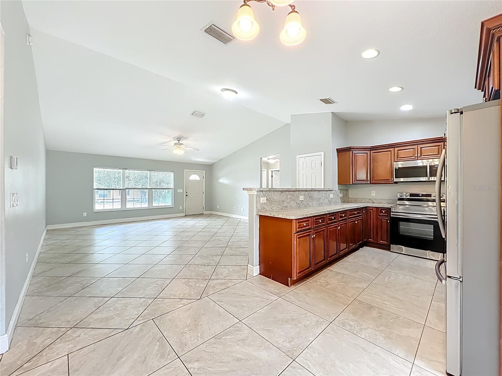 Single Family Residence at 608 MASTERS AVE, WILDWOOD, photo 6 of 49