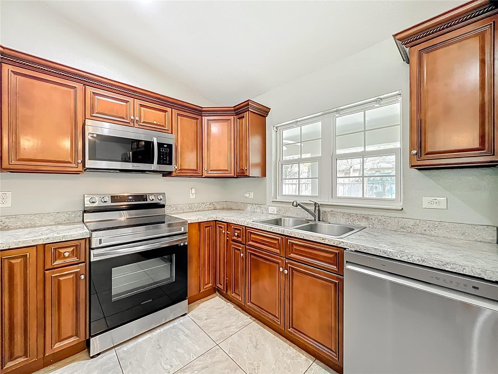 Single Family Residence at 608 MASTERS AVE, WILDWOOD, photo 20 of 49