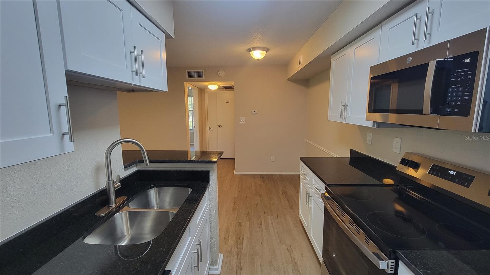 Condominium at 9100 DR MARTIN LUTHER KING JR ST N #206, ST PETERSBURG, photo 11 of 34