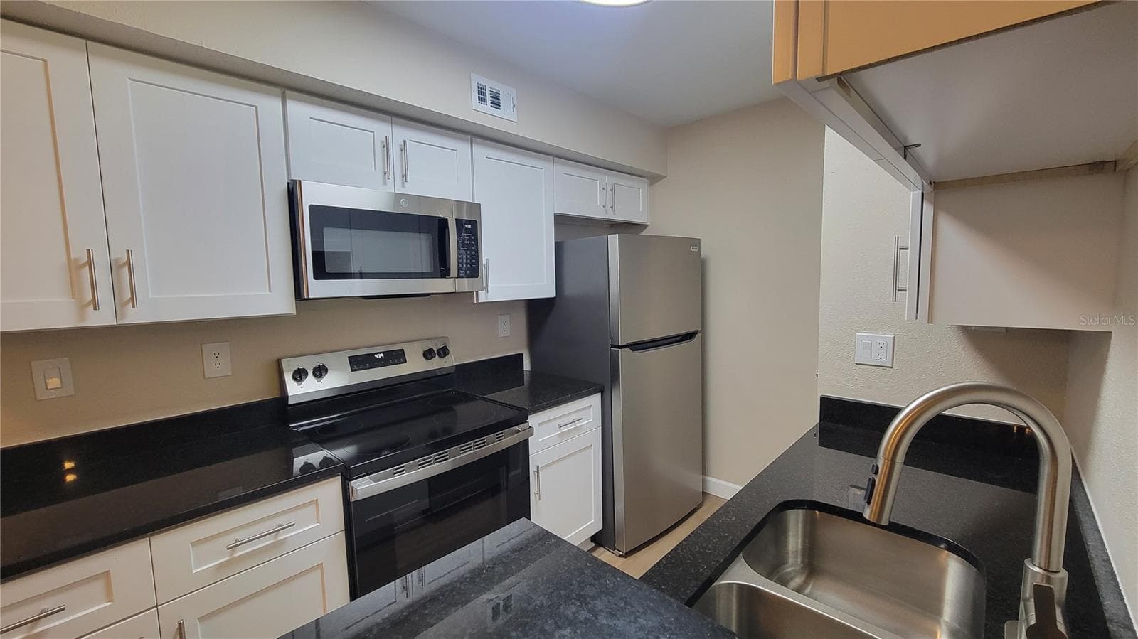 Condominium at 9100 DR MARTIN LUTHER KING JR ST N #206, ST PETERSBURG, photo 12 of 34
