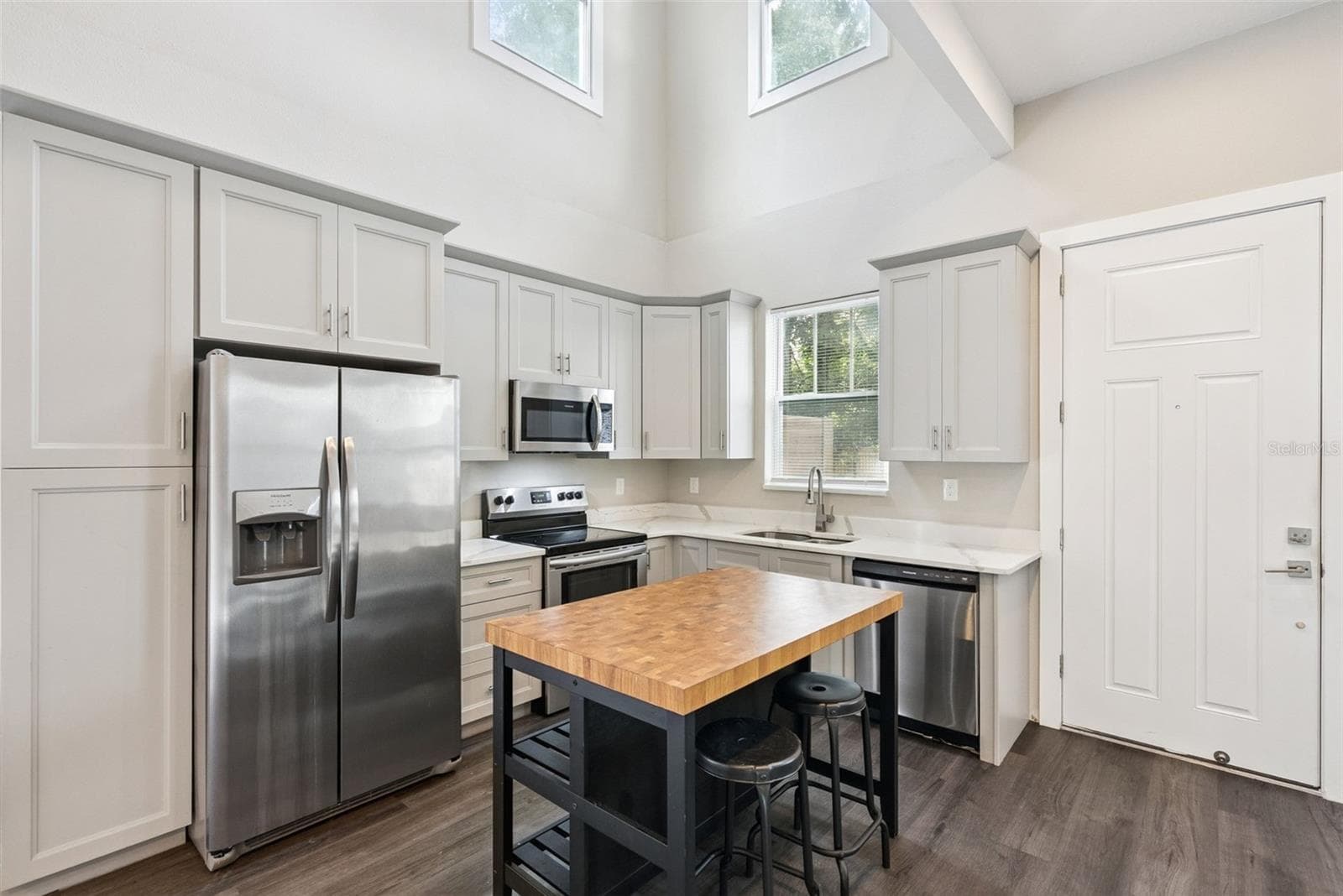 Townhouse at 2411 AMHERST AVE, ORLANDO, photo 10 of 53