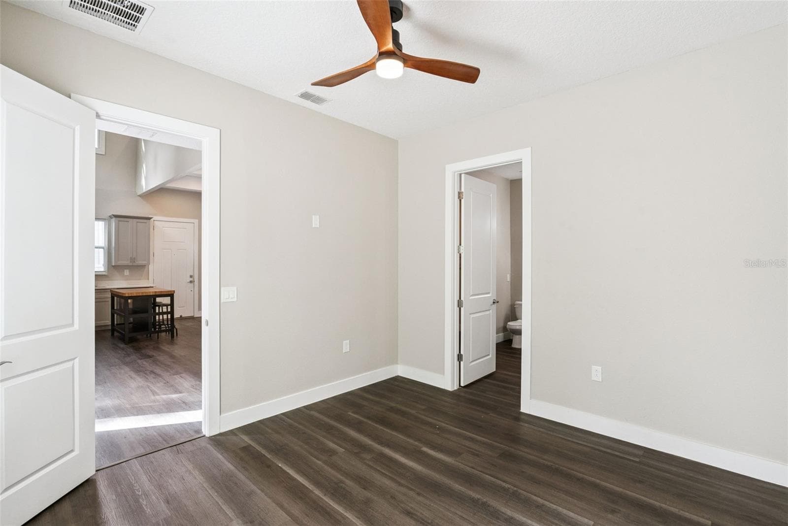 Primary Suite - 2411 AMHERST AVE, ORLANDO