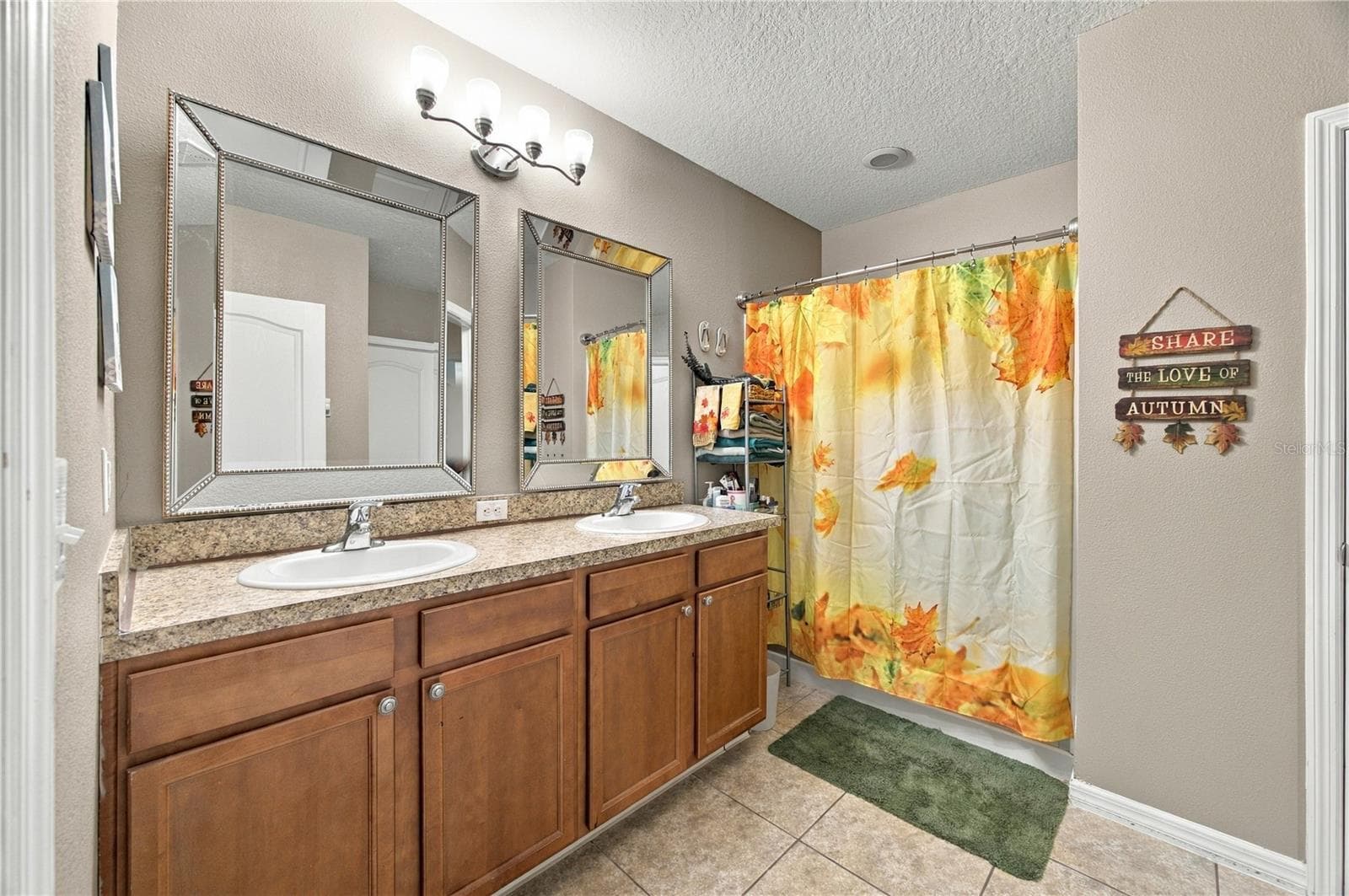 Master Bathroom - 3838 CRYSTAL DEW ST, PLANT CITY