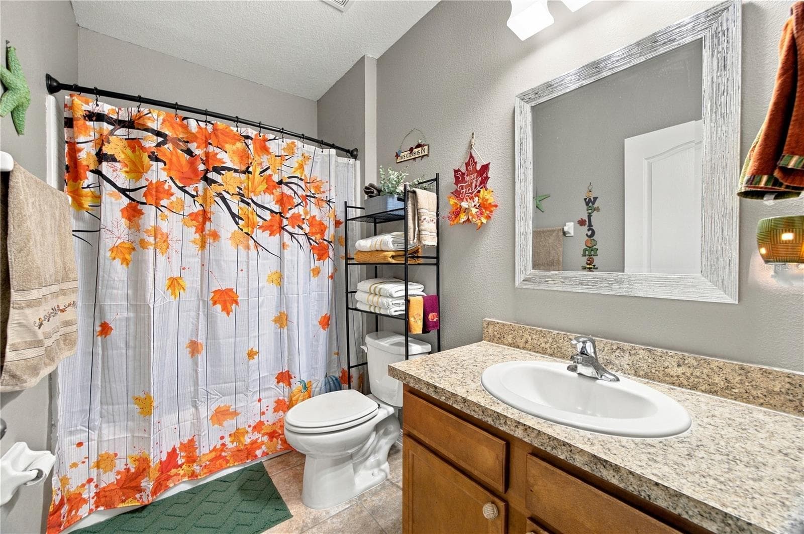 Restroom between Bedrooms 1&2 - 3838 CRYSTAL DEW ST, PLANT CITY