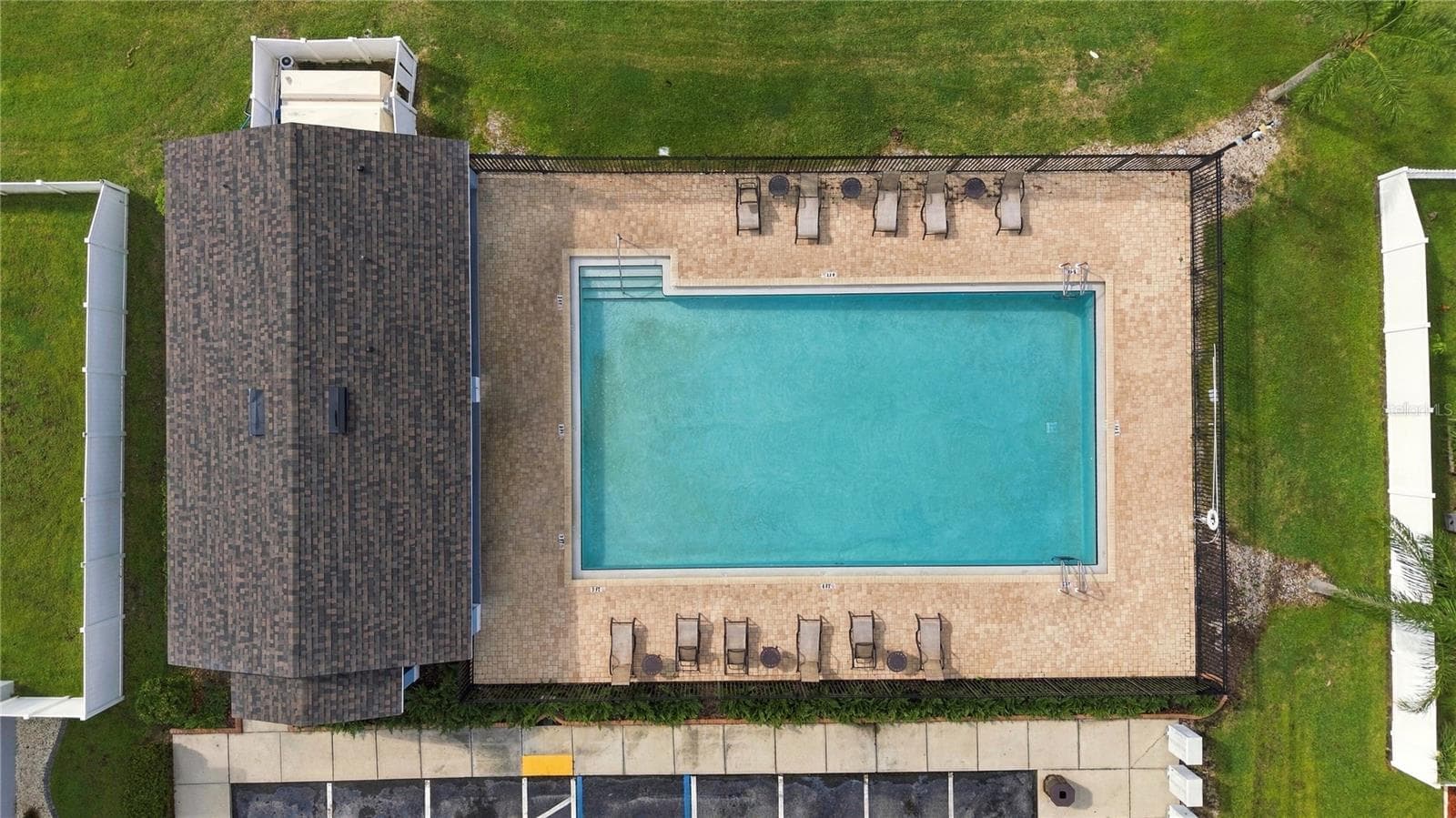 Large community pool - 3838 CRYSTAL DEW ST, PLANT CITY